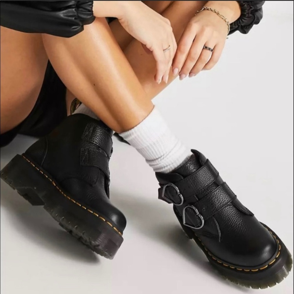 - Dr MARTENS DEVON HEART LEATHERS PLATFORM BLACK BOOTS - Picture 6 of 16